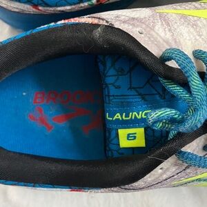 Boston Marathon 2019 “T” map Brooks Launch 6 Sneakers - Blue and White. Worn onc